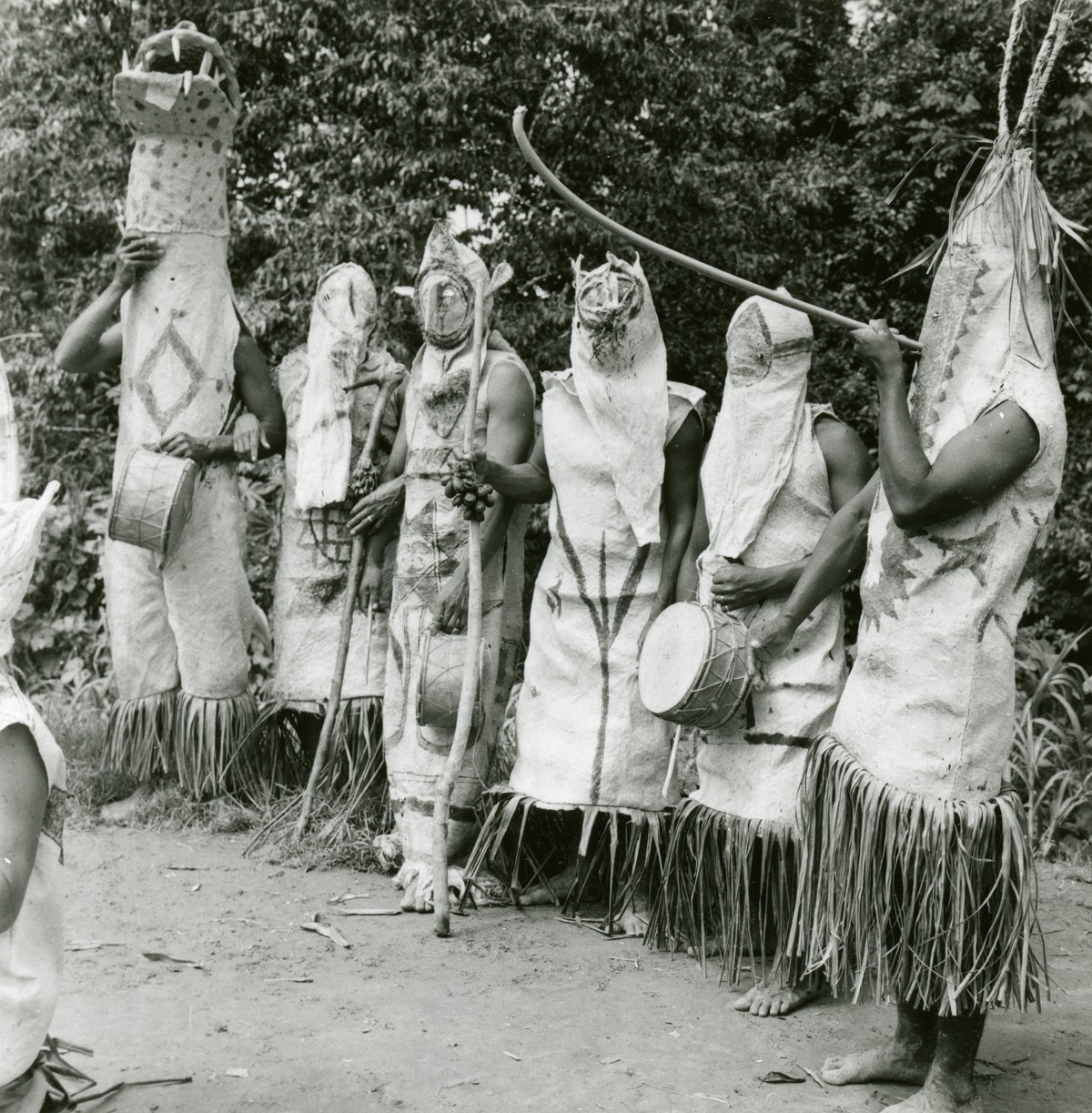 pounded-bark-ceremonial-costume-global-village-museum-of-arts-and